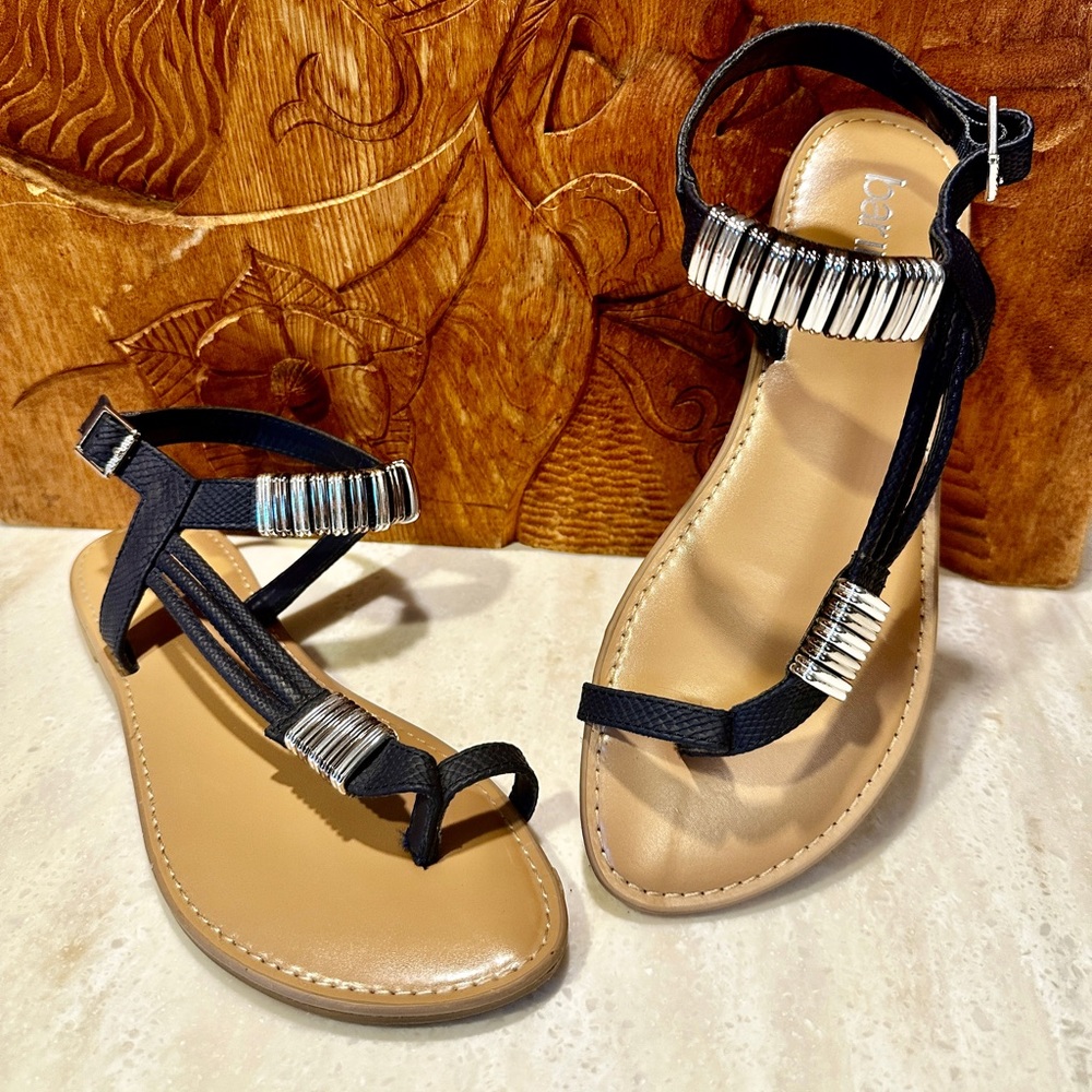 Bar III Women's navy and tan Sandals